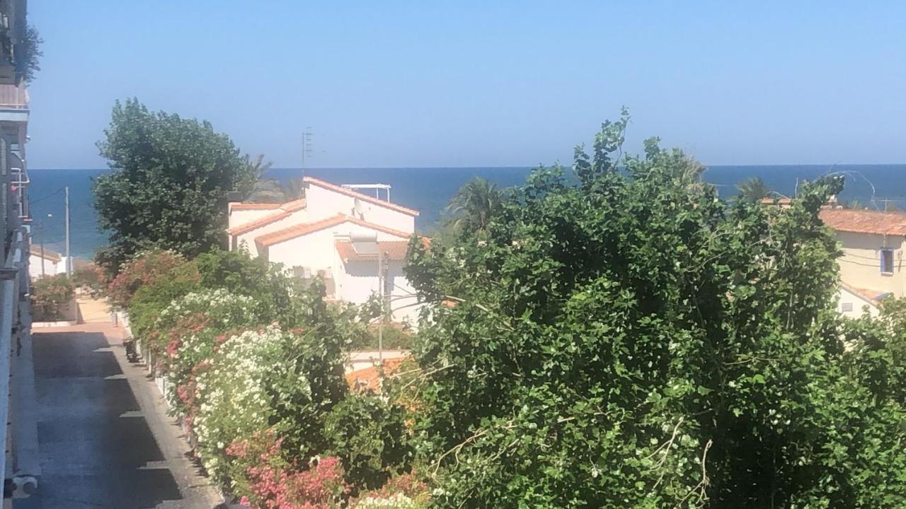 Primera linea de Playa a 1km del puerto de Denia Exterior foto