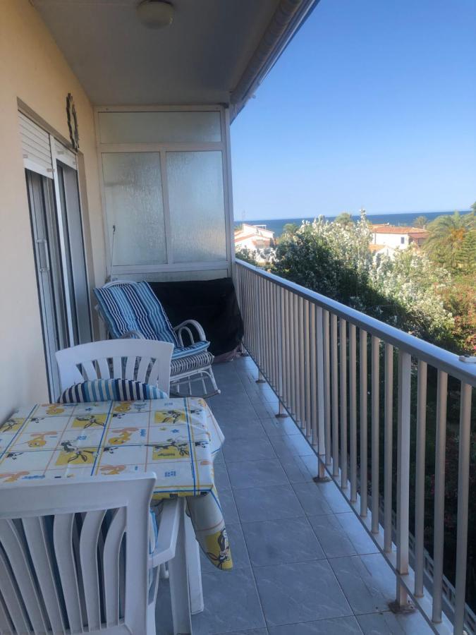 Primera linea de Playa a 1km del puerto de Denia Exterior foto